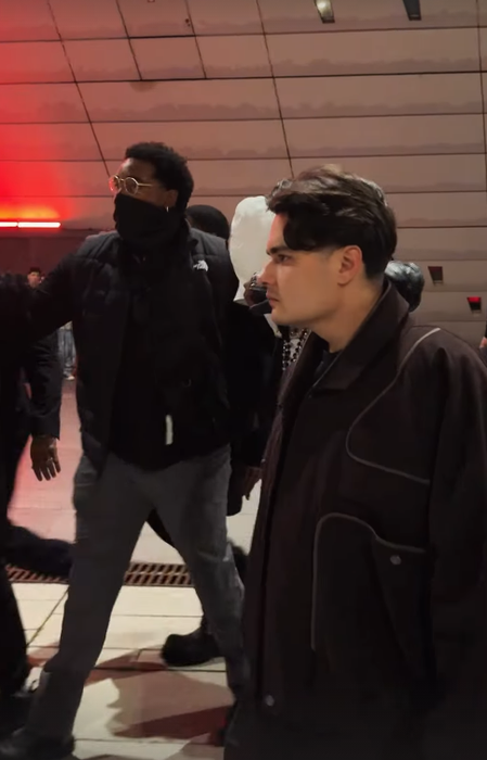 Selly și Playboi Carti, flancați de bodyguarzi după after party-ul din Paris! Imagini epice cu concertul artistului de la Gate Club