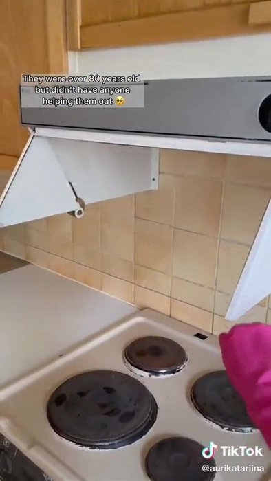 Impresionant! O tânără a sărit în ajutorul unui cuplu de bătrâni. Cum le-a transformat casa?