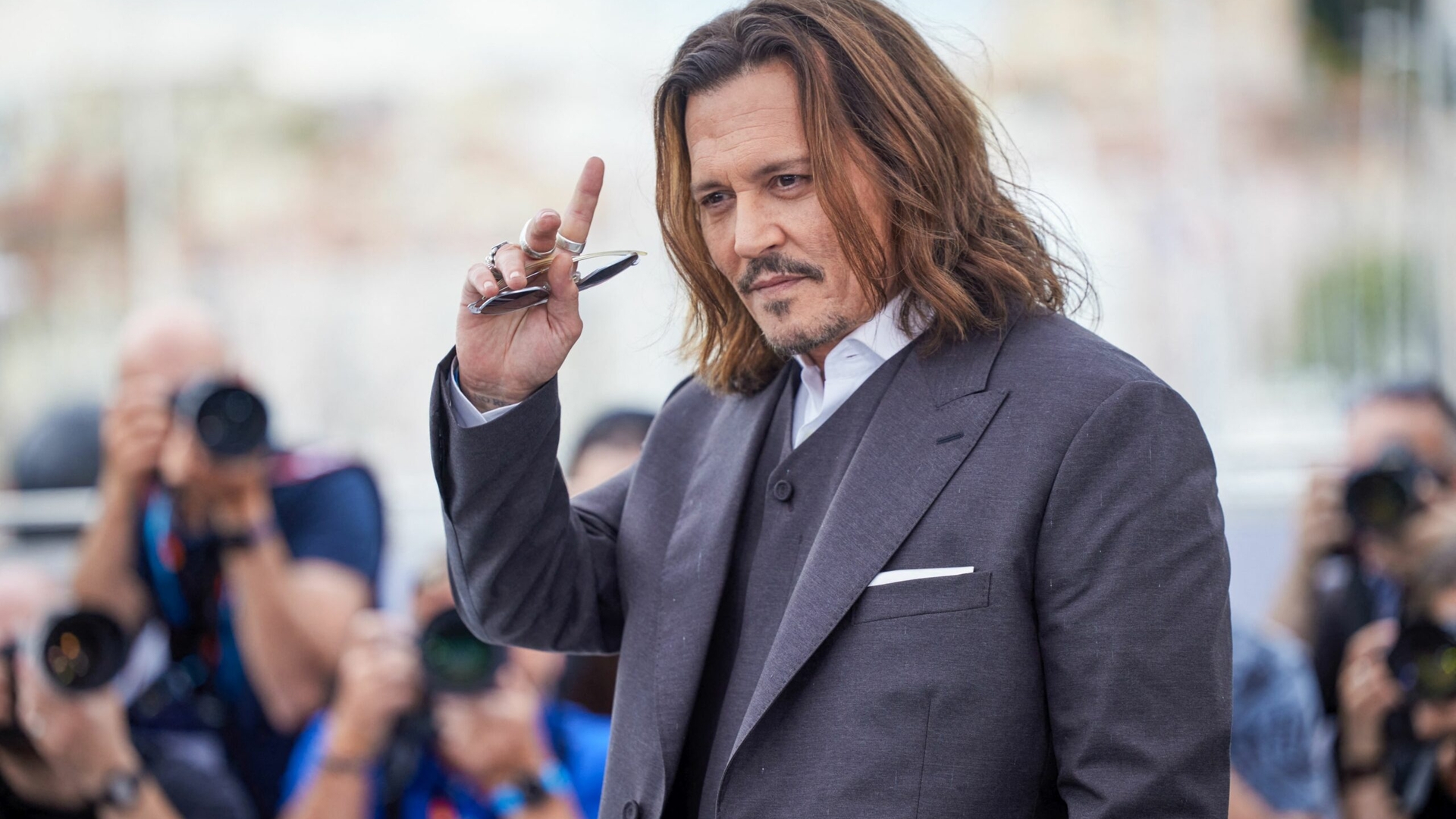 Johnny Depp, în vârstă de 61 de ani, se iubește cu o rusoaică de 28. Cum arată și cu ce se ocupă Yulia Vlasova
