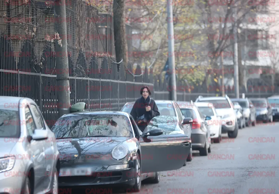 S-a urcat la volan, dar pe soție a lăsat-o în urmă