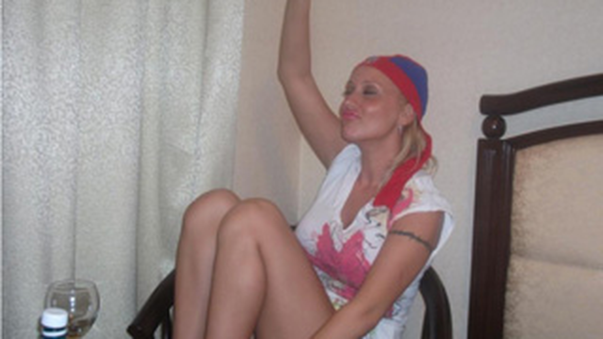 Suporterul numarul 1 al Stelei: "Pamela de Romania"! Vezi cum isi sustine echipa favorita!