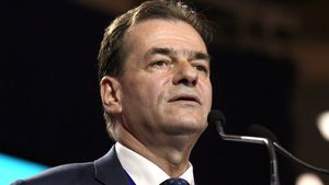 Alte imagini controversate cu Ludovic Orban! Cum a fost filmat premierul