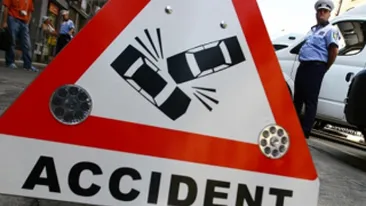 Accident grav în Bacău! O bucureşteancă a murit după ce maşina pe care o conducea s-a ciocnit frontal cu o autoutilitară