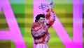 Elveția a câștigat Eurovision 2024, ediție controversată din cauza războiului din Gaza. Nemo a spart trofeul, publicul a huiduit EBU
