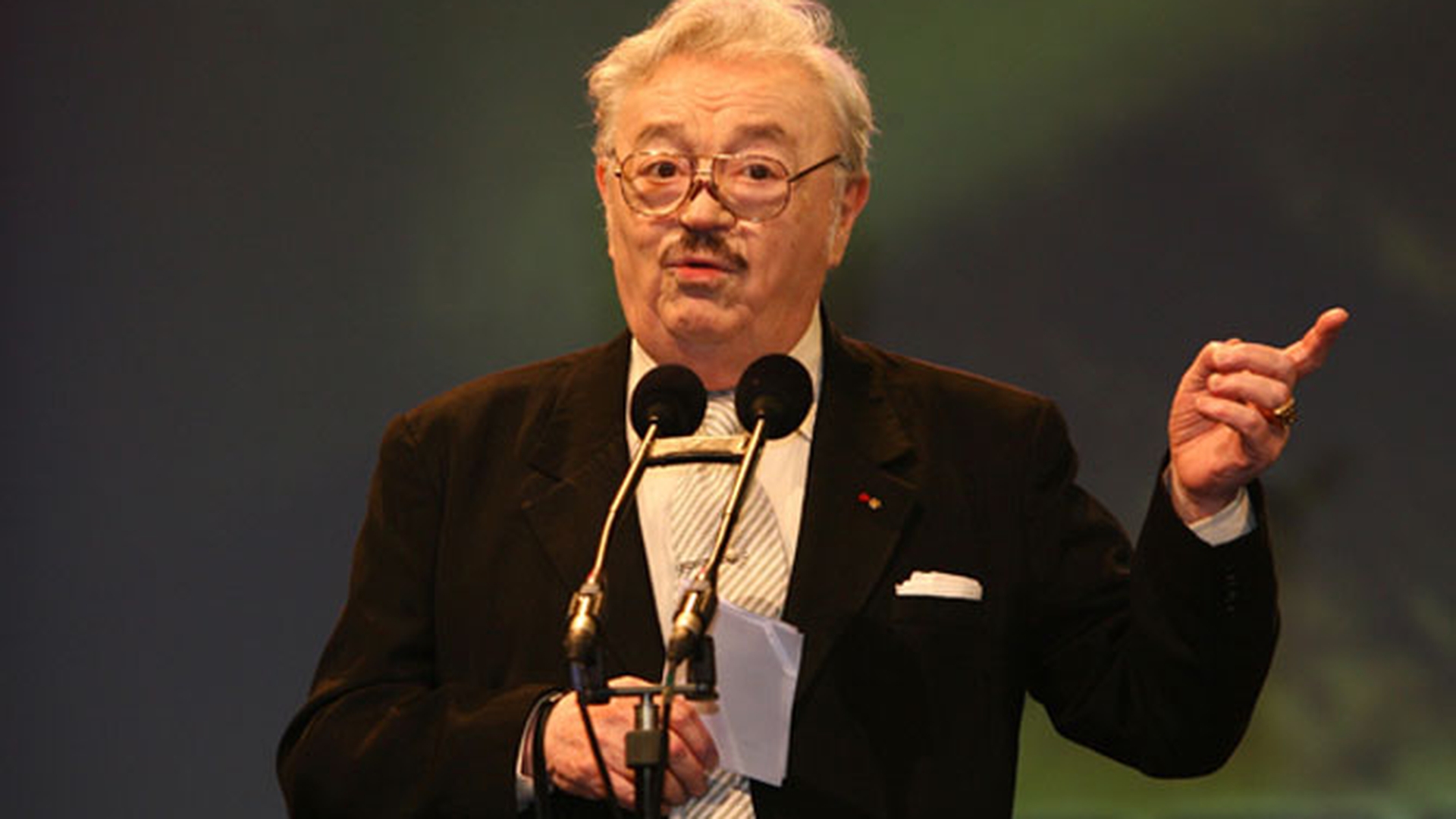Actorul Ion Lucian a fost internat la spital! Este suspect de bronhopneumonie si anemie!