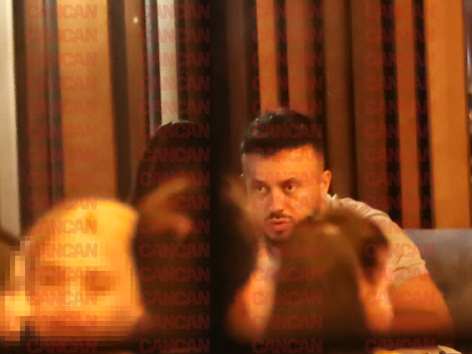 Gabi Bădălău este concentrat în discuția pe care o are cu Ramona Gabor