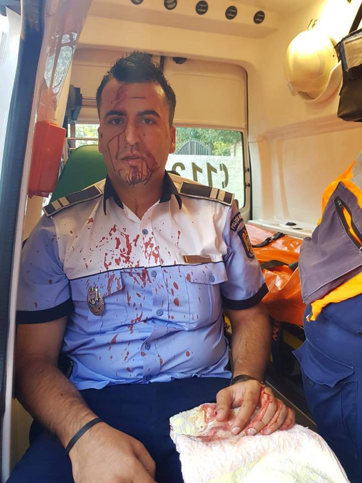 Poliţist lovit cu un telefon în cap, în trafic, la Craiova