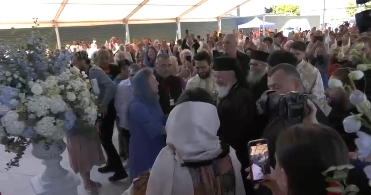 S-a sfințit biserica de 10 milioane de euro a lui Gigi Becali din Pipera. Imagini de la marele eveniment