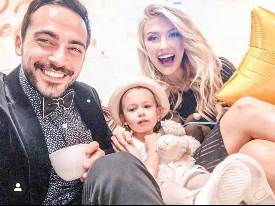 Andreea Bălan și-a petrecut ziua de naștere alături de „cel mai stabil” bărbat din viața ei: „Atunci când viața m-a pus la pământ…”. FOTO