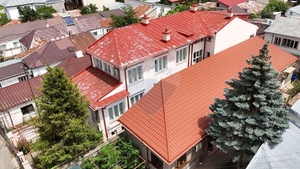 Localitatea din România în care o casă costă doar 6.999€ în martie 2026. Vine și cu un teren de 104 mp
