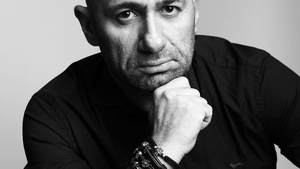 Cătălin Scărlătescu, în ipostaze tandre cu o prezentatoare TV