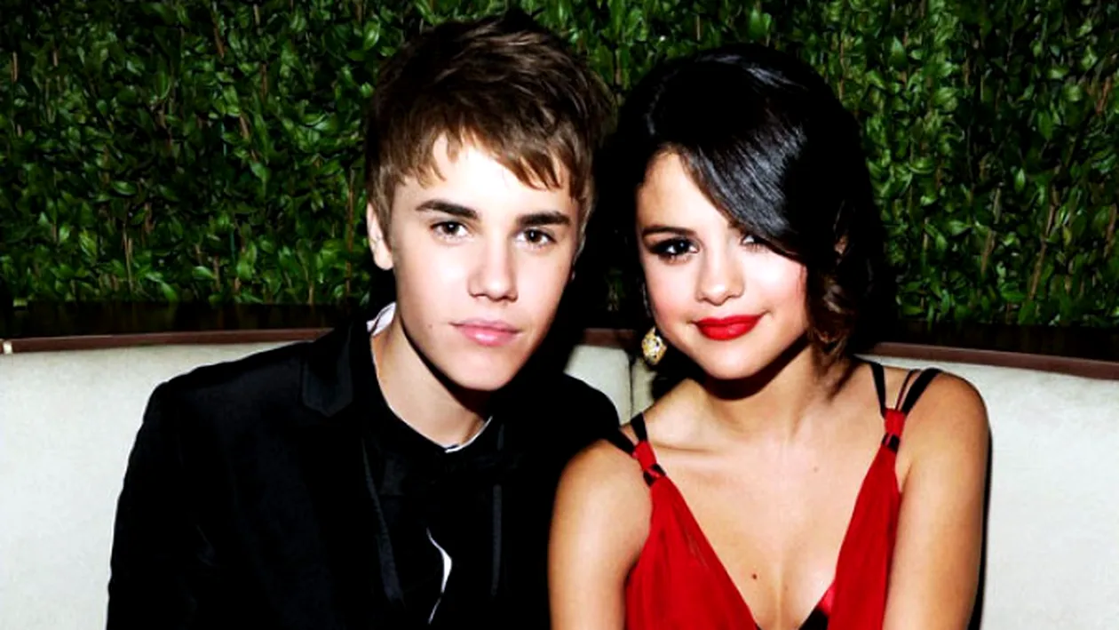 Selena Gomez s-a jucat cu imaginatia fanilor! Fosta iubită a lui Bieber a apărut pe scenă fără chiloti? Vezi imaginile incendiare