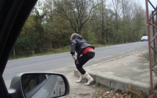 Prostituată pe Autostrada Soarelui, din dragoste pentru iubit. „Asta e puştoaică, e aşa… are mintea slabă“