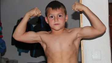 Micuţul Hercule a crescut! Cum arată GIULIANO STROE la 12 ani şi cine îi calcă pe urme