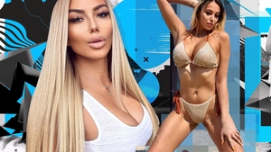 Masha este tinerică, frumușică și foarte sexy! Blonda asta o să-ți dea lumea peste cap!