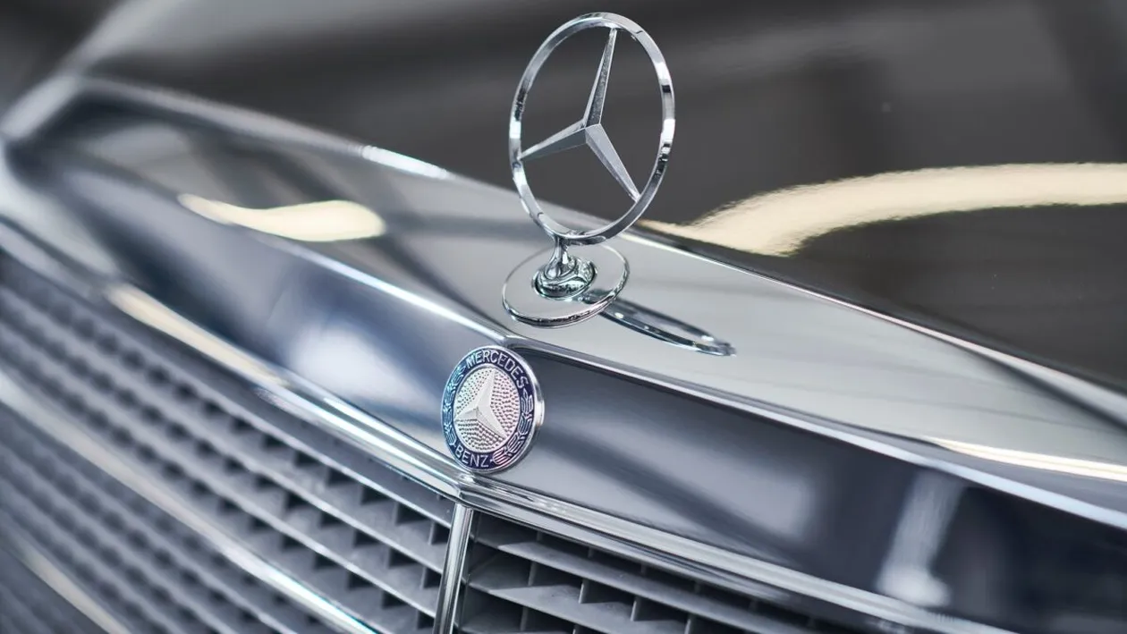 Un bărbat a împușcat mai multe persoane la o fabrică Mercedes din Germania. Doi oameni au murit în urma atacului