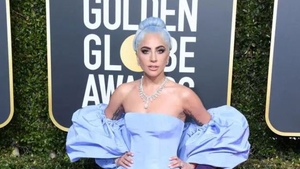 E uluitor! Cât costă bijuteriile purtate de Lady Gaga la Globurile de Aur