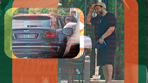 Florin Salam a stat la vrăjeală cu fanii...dar, iată ce face manelistul când nu știe că este filmat! + Cum profită și el de cadourile soției