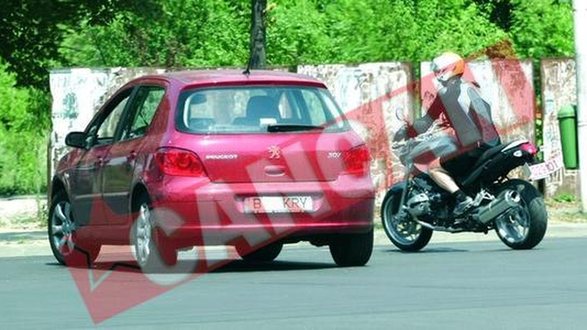 Marian Ionescu o escorteaza pe Crina Abrudan acasa