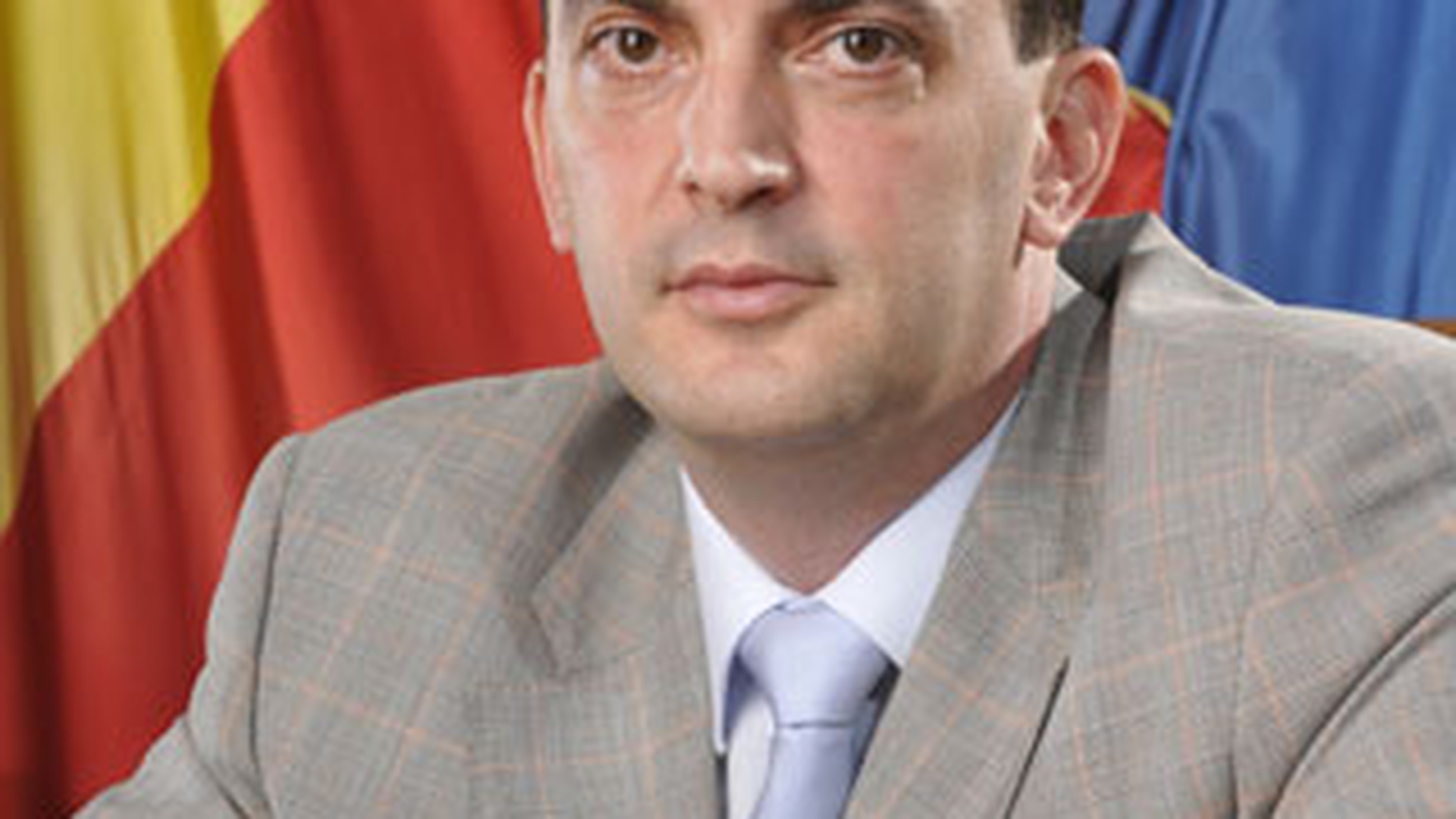 Sprijin pentru micutii sportivi. Liberalul Rares Manescu ii ajuta pe fotbalistii de la AS Gloria Bucuresti sa continue lupta pentru trofee