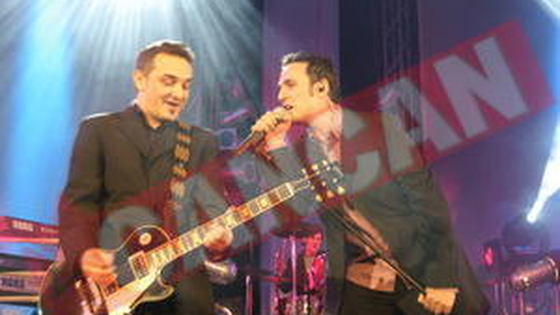 Muzica, artificii si lasere, de Revelion, in Piata Constitutiei