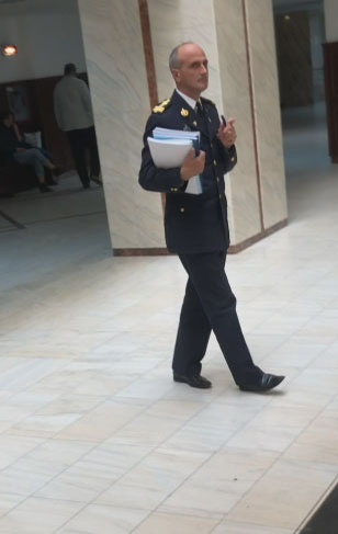 Florin Talpan se îmbracă în uniforma de colonel de fiecare dată când merge în fața instanței