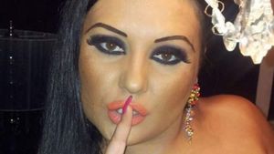 Gafa monumentala a Biancai Rus! A vrut sa fie sexy, insa a lasat sa se vada TOT! Uite cum i-a urat "la multi ani" fratelui sau