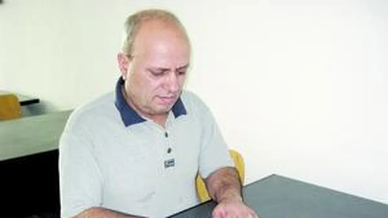 Un puscarias de 61 de ani, in clasa a III-a