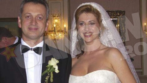 Ce invarte Fenechiu la drum de seara? Ministrul Transporturilor face “ore suplimentare” cu o satena! Si ea nu are nimic impotriva!