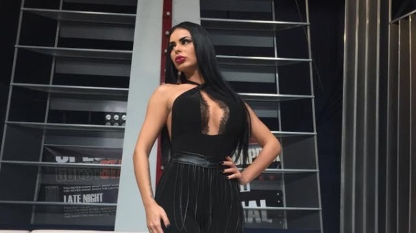 Renata, mesaj pentru Tuncay după ce a fost văzută ieşind din casa lui în toiul nopţii