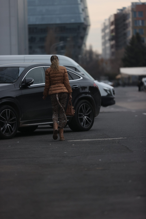 Bianca Drăgușanu și-a asortat întreaga ținută la "personajul" pe care l-a jucat (Foto: CANCAN.RO)