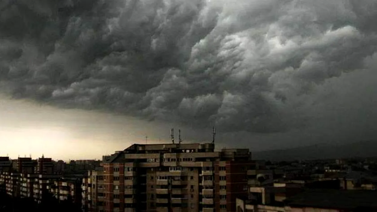 Ploile torențiale au făcut ravagii în Sibiu! Două persoane au fost la un pas să fie luate de viitură