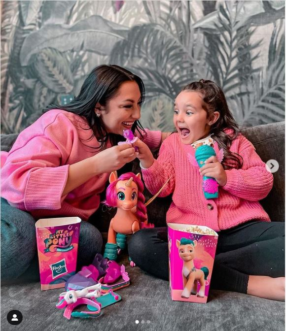 Andra Măruță și fiica ei, Eva. Sursă: Instagram