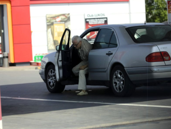 Moni, proprietăreasă în Malibu și Irinel, chiriaș în Colentina. Cum li s-a schimbat viața celor doi