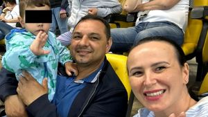 Jale la căpătâiul fiului lui Ionel Ganea! Tatăl micuțului de 2 ani a URLAT de durere: „Scoală-te tată, că nu mai pot...”