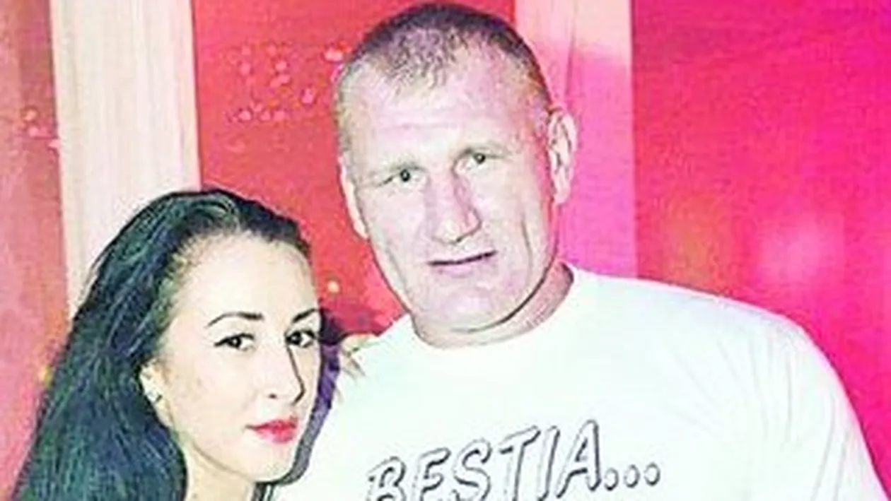 Un tricou cat un titlu