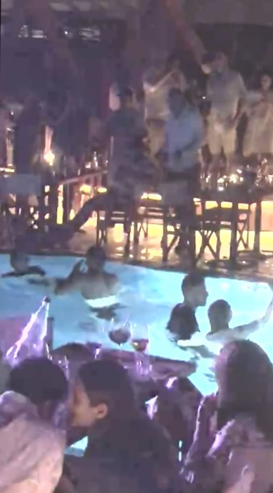 Ioana Boureanu s-a distrat de minune în piscina clubului Nuba