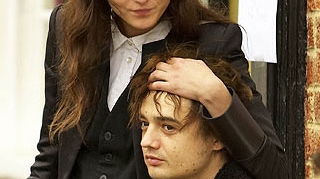 Irina Lazareanu a devenit imaginea colectiei lui Pete Doherty, fostul ei logodnic!