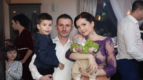 Fotografii în premieră. Îl mai ţii minte pe celebrul Tarzan?! A devenit tată din nou şi…