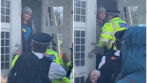 Greta Thunberg, arestată la Londra. Activista suedeză are acum 20 de ani și a fost luată de Poliție direct de la protest