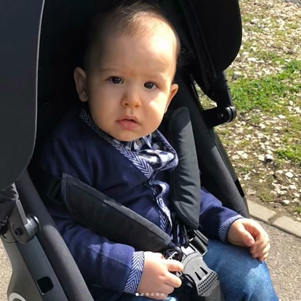 Adrian și Sandra Mutu, împreună cu micuțul Tiago… tabloul perfect de familie!