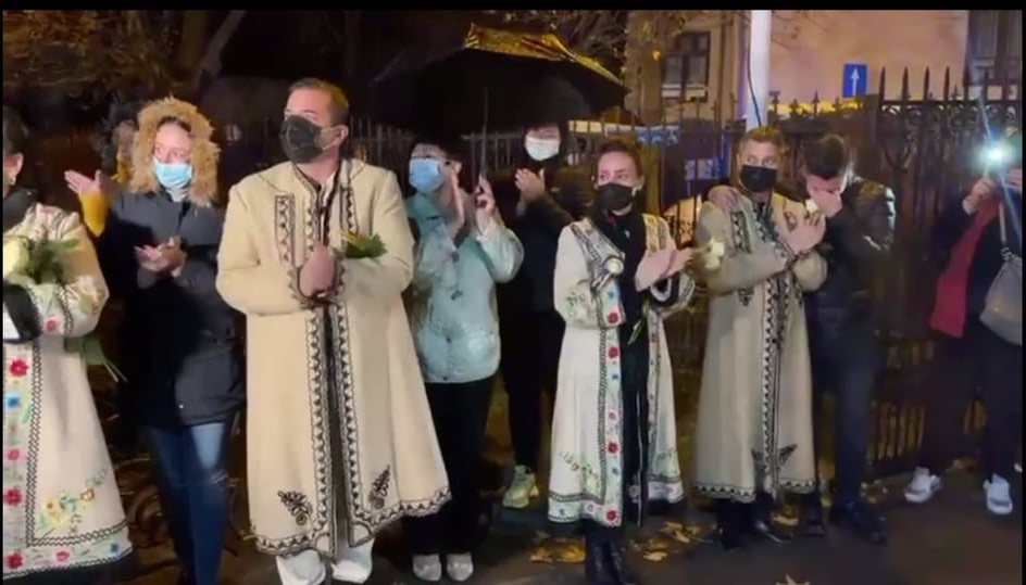 Lacrimi, durere și aplauze, în memoria lui Petrică Mâțu Stoian! Cortegiul funerar a ajuns în această seară la Craiova
