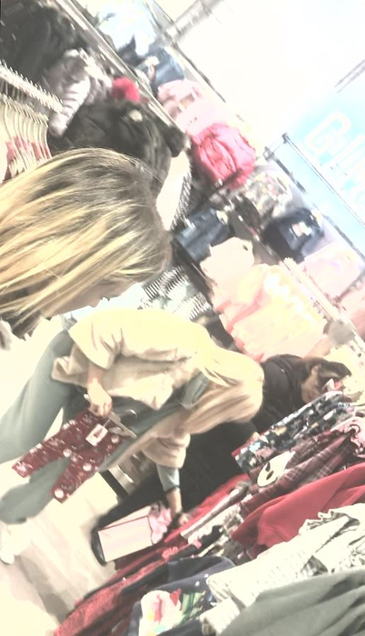Elena Udrea a ieșit cu mama ei la cumpărături într-un mall din București