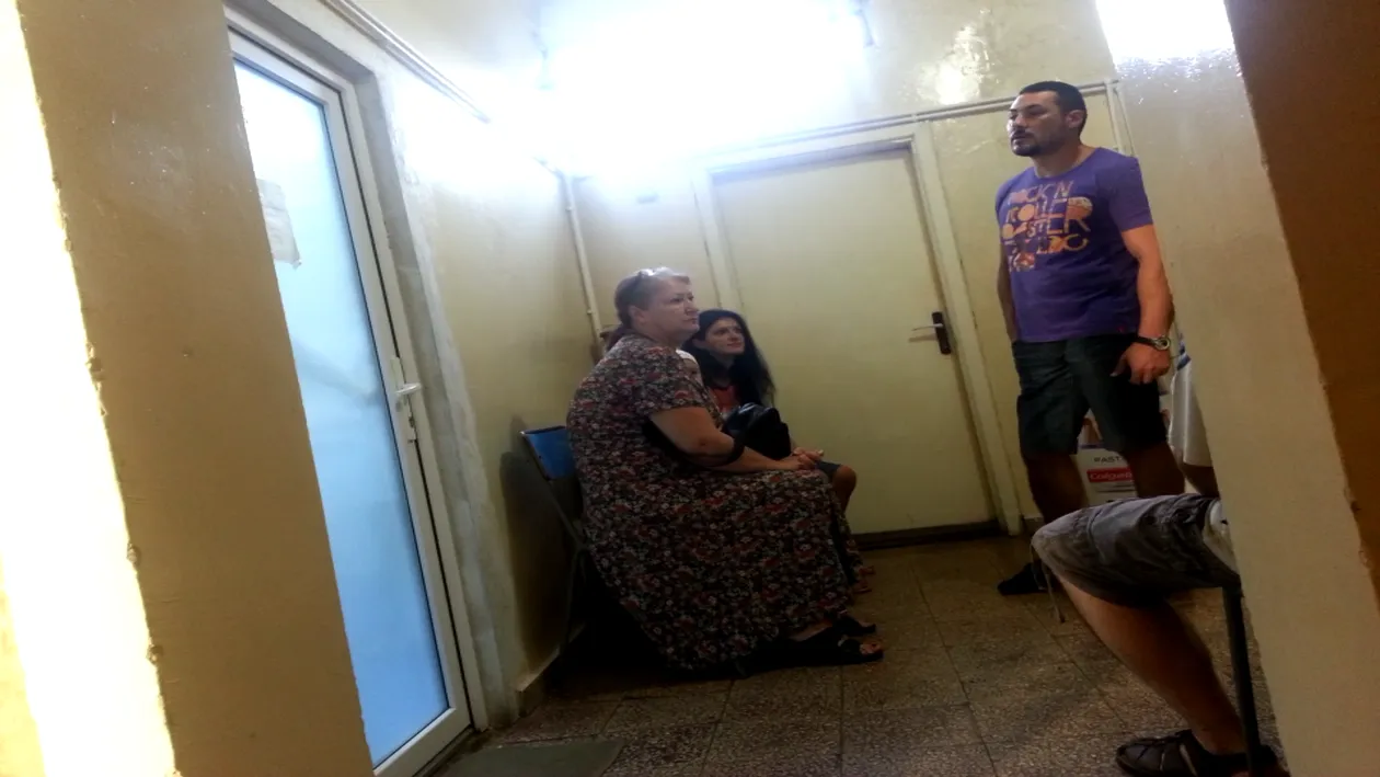 Si ce daca Victor Slav e vedeta, familia-i e tot modesta! Vezi unde a ales mama prezentatorului sa-si duca nepoata stomatolog!