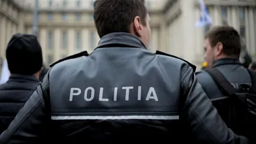Scene ca în filme, la o terasă din Iași. Un bărbat a sărit la gâtul unui polițist, după ce și-a amintit că omul legii îl amendase