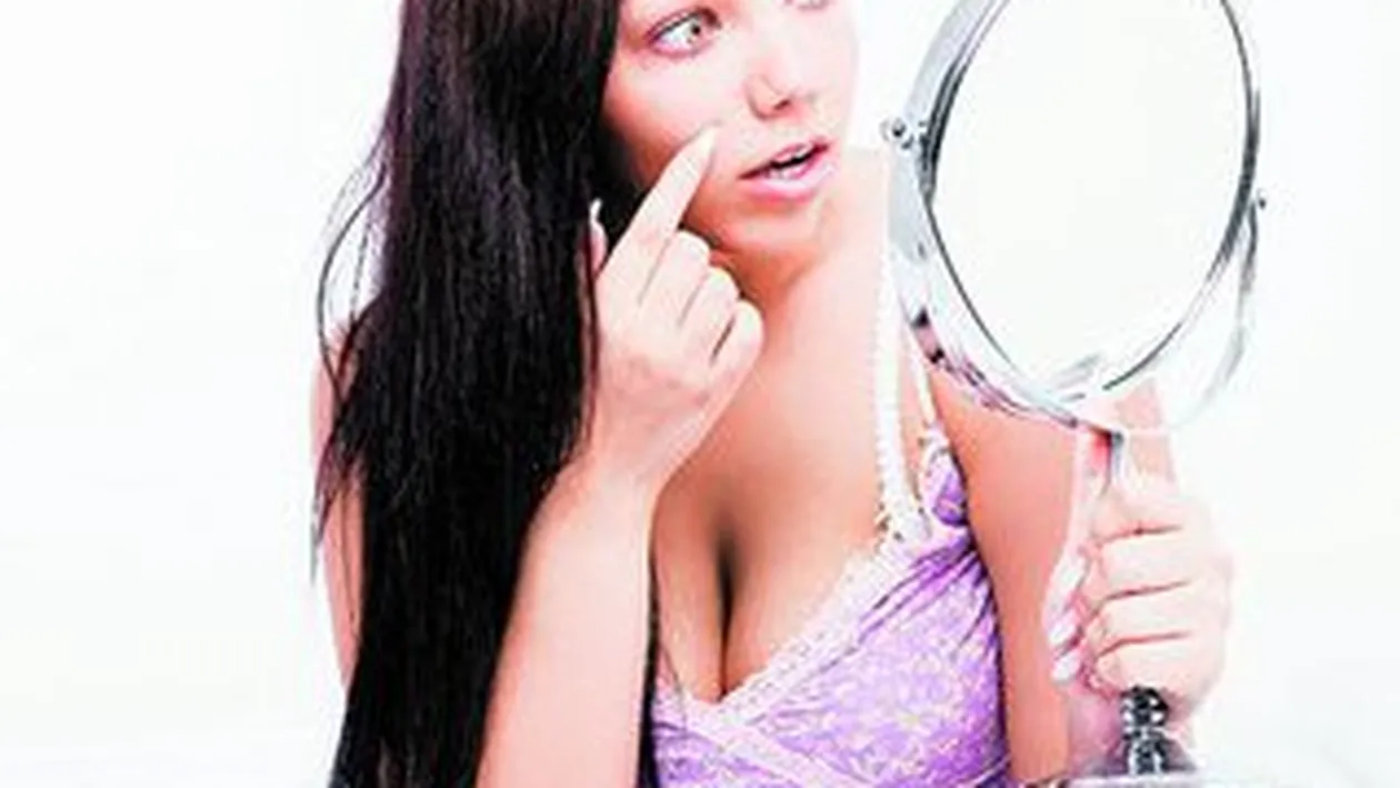 Scapa de punctele negre fara sa iti iriti fata!