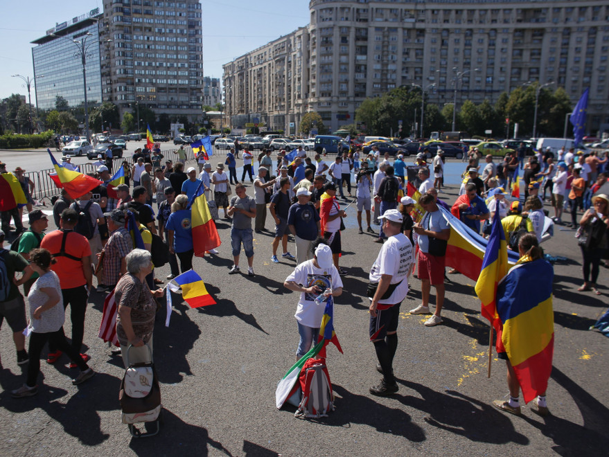 Ce-au găsit jandarmii asupra unui protestatar din Piața Victoriei. Bărbatul a fost arestat imediat!