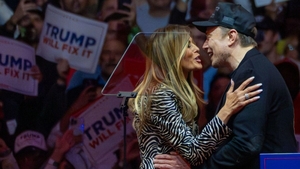 Ce relație este între Melania Trump și Elon Musk? Apropiații nu o văd cu ochi buni