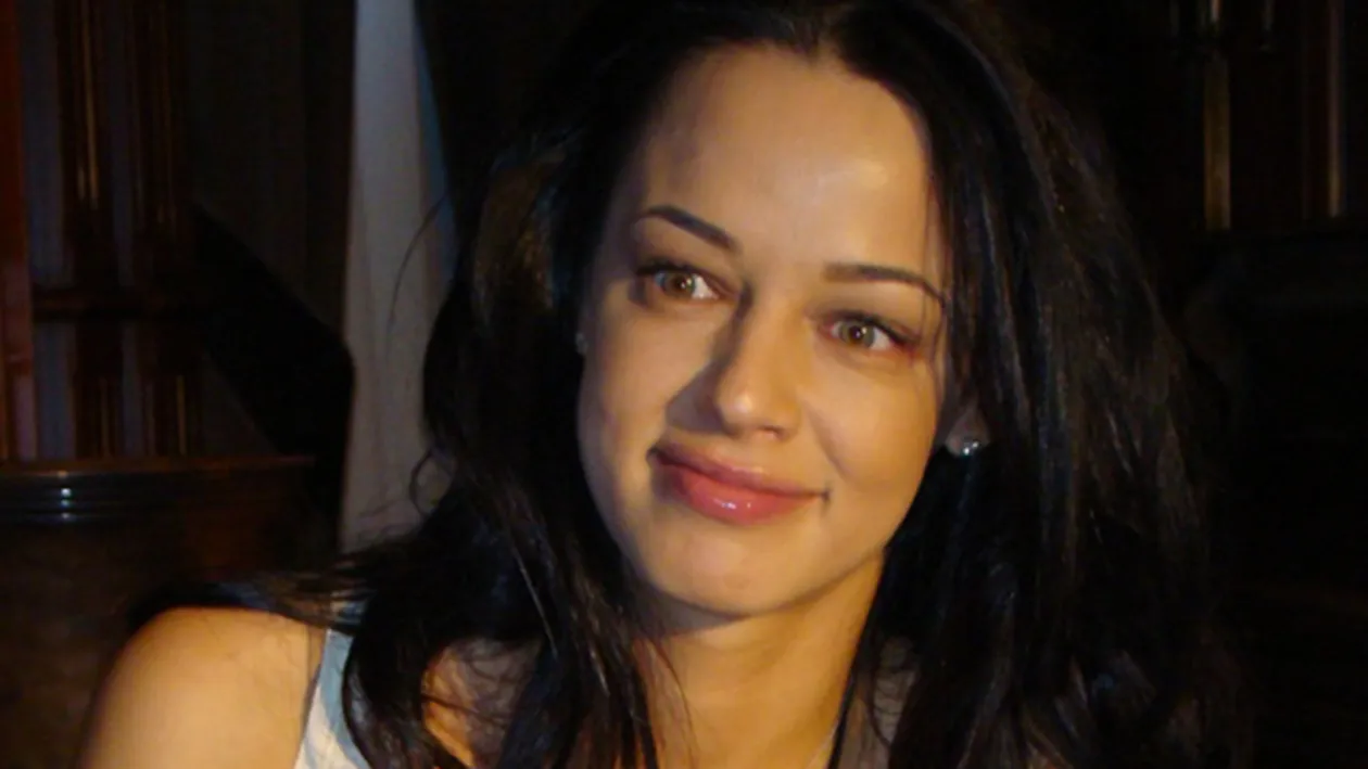 Andreea Raicu detroneaza toate divele! Arata demential in costum de baie! Se distreaza in Fiji, la mii de kilometri de tara