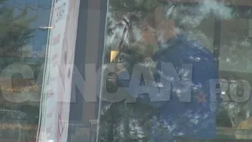 Mircea Rednic antrenează în cafenele. Ce a făcut tehnicianul la întâlnirea cu o femeie